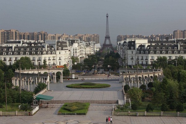 Tianducheng development in Hangzhou is one of China's ghost towns.