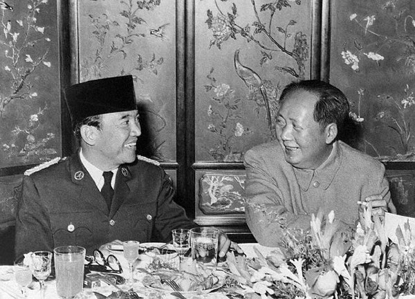 Sukarno with Mao Zedong. 
