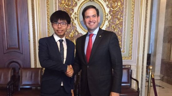 黄之锋曾到访美国与亲资本的共和党参议员会面，呼吁其关注香港民主运动